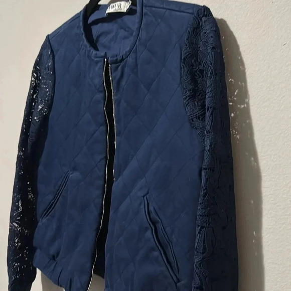 AMUR Teagan quilted bomber jacket laced sleeved- large. Great condition. - Picture 3 of 12